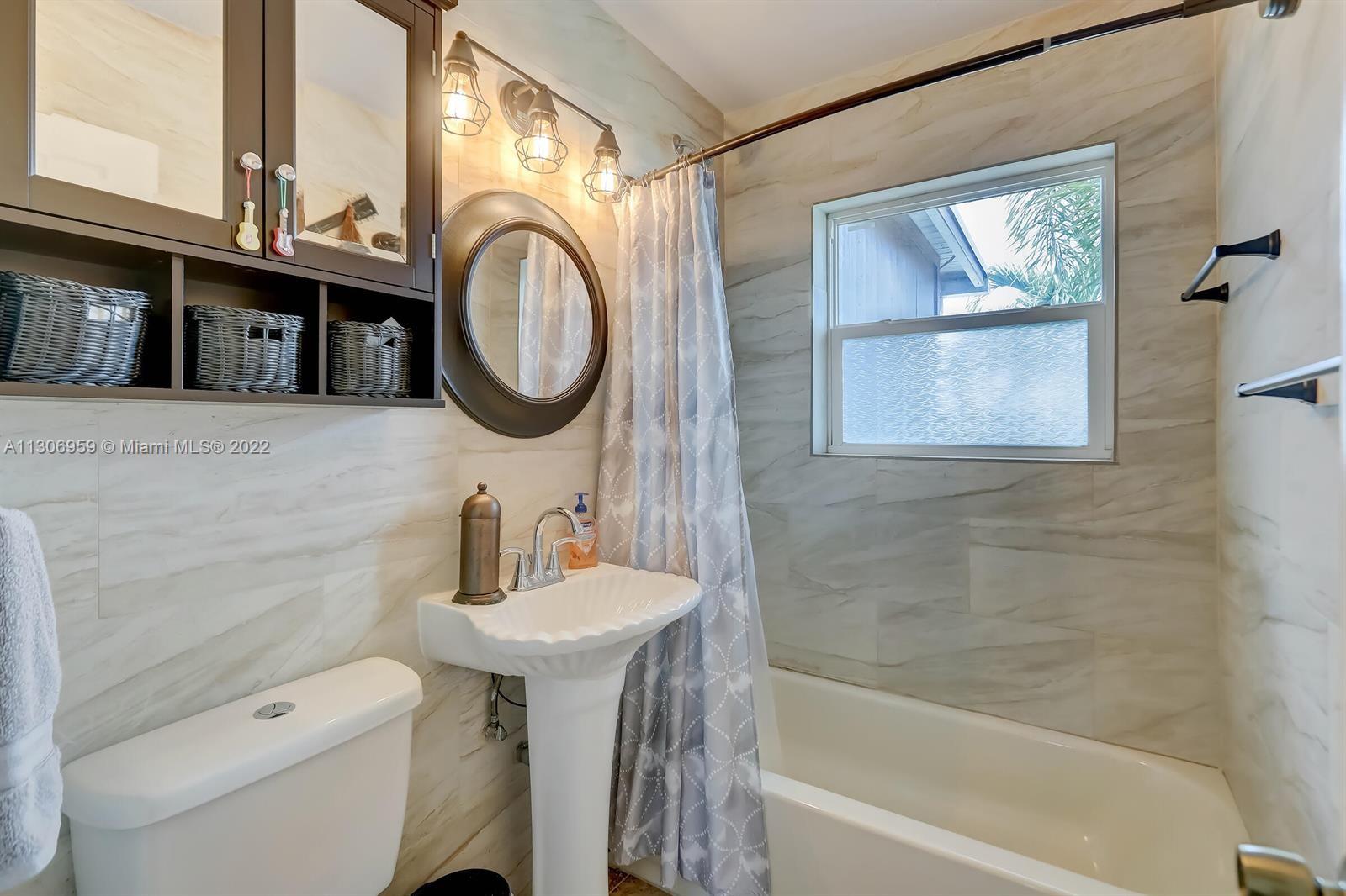 RIVERLAND VILLAGE SEC ONE - Residential Lease