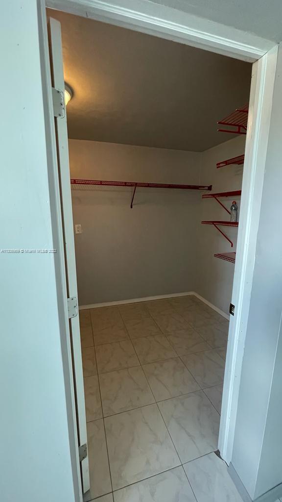 RIVERLAND VILLAGE SEC ONE - Residential Lease