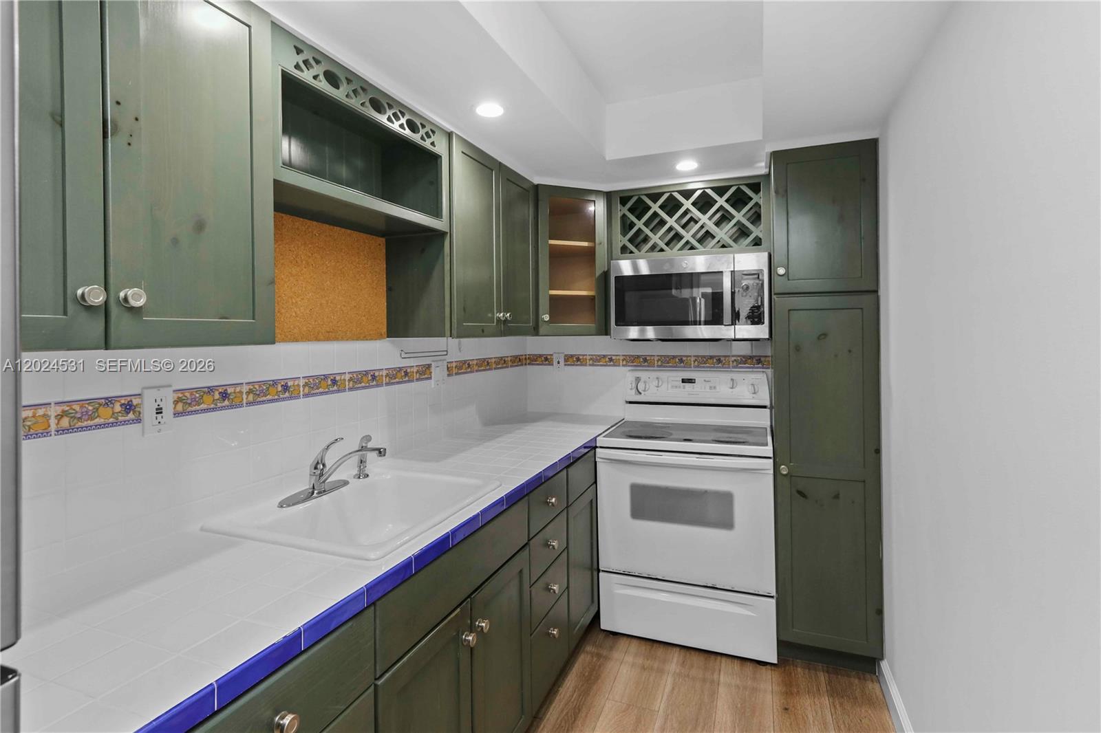 EASTERN PARKVIEW CONDO - Residential