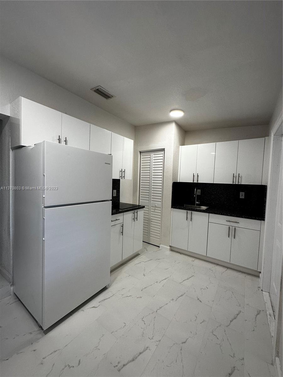 DAVID ESTATES - Residential Lease