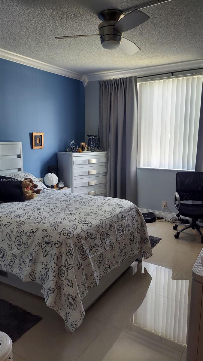 HILLCREST EAST NO 22 COND - Residential