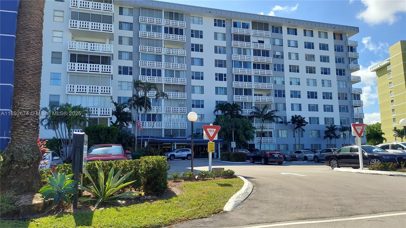 HILLCREST EAST NO 22 COND - Residential