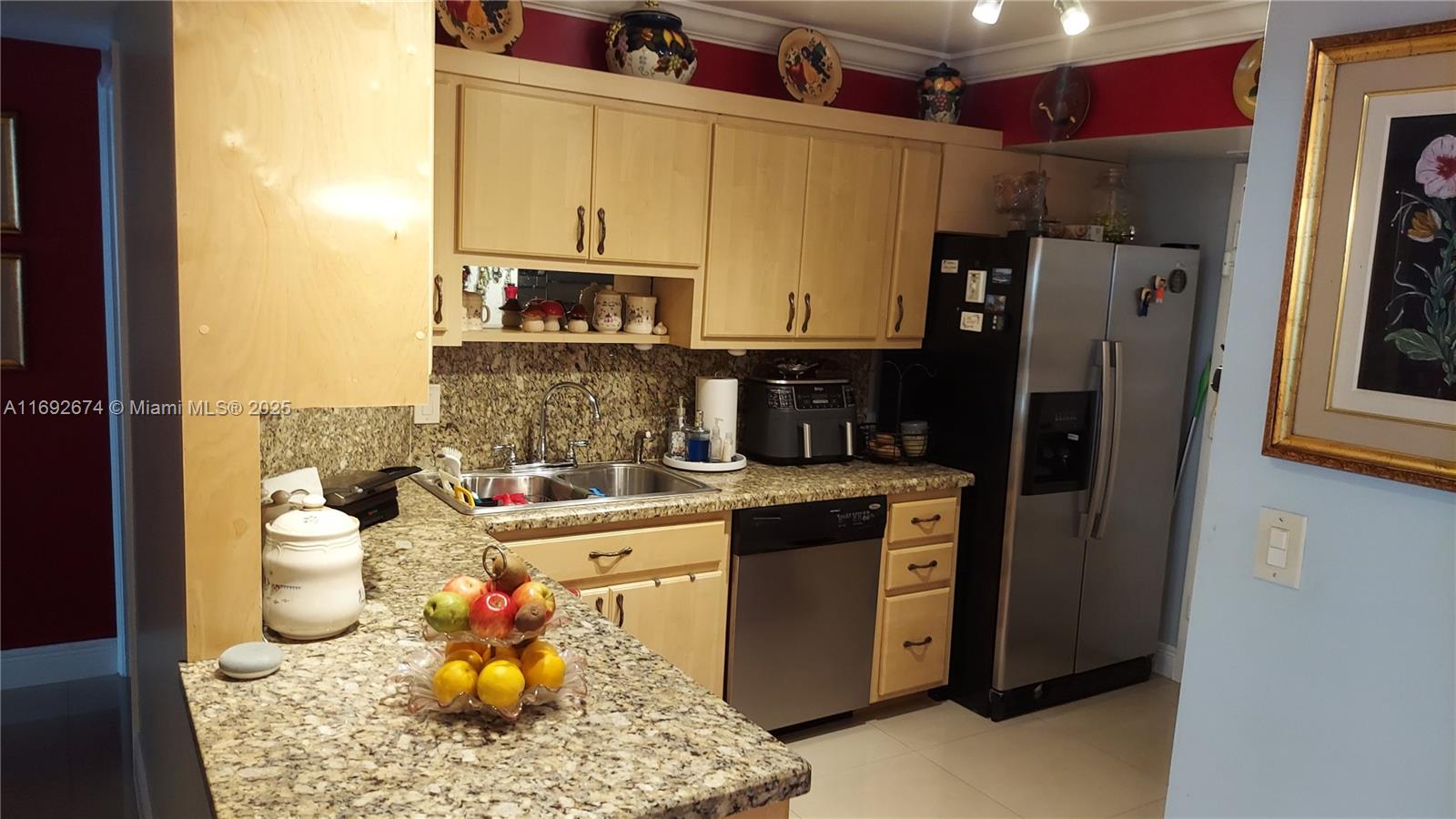 HILLCREST EAST NO 22 COND - Residential