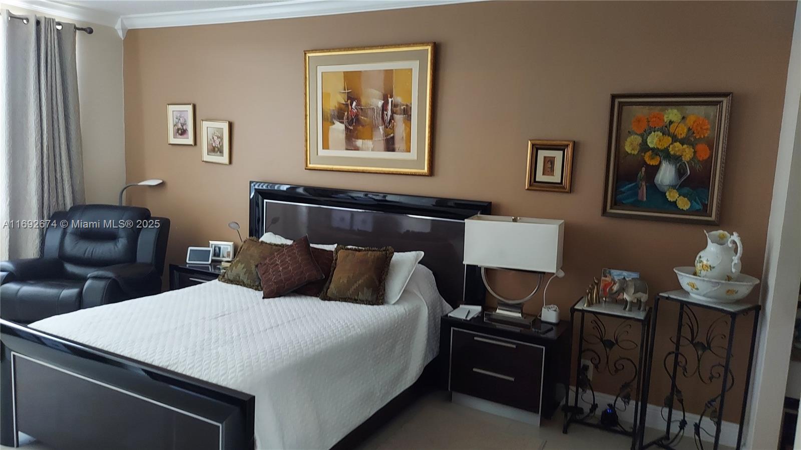 HILLCREST EAST NO 22 COND - Residential