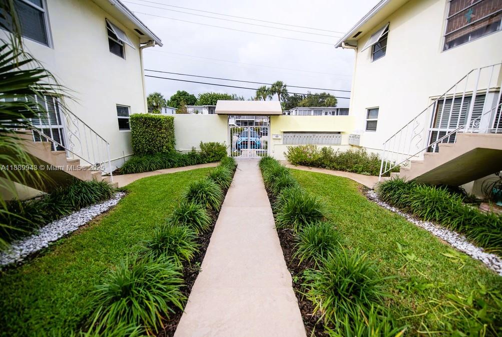 PATIO CONDO - Residential