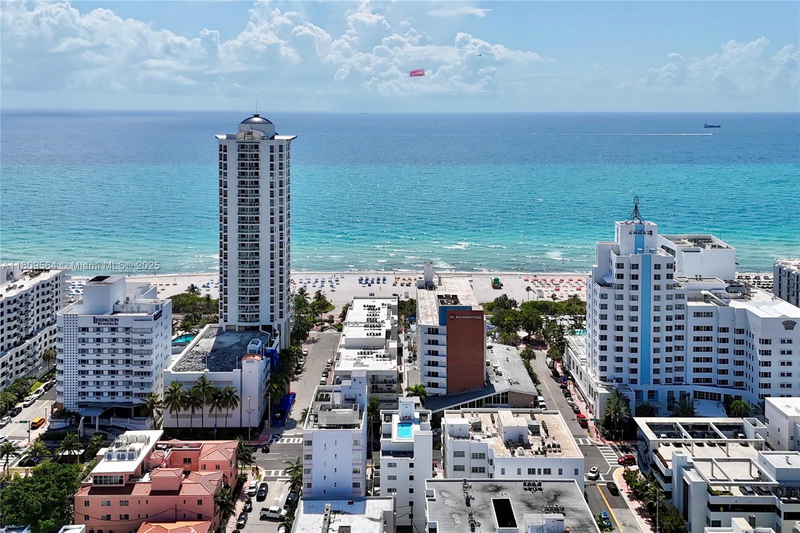 Rental Property at 4122 Collins Ave 2B, Miami Beach, Miami-Dade County, Florida - Bedrooms: 2 
Bathrooms: 2  - $3,500 MO.
