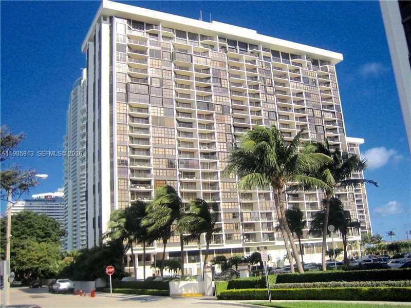BRICKELL PLACE CONDO - Residential Lease