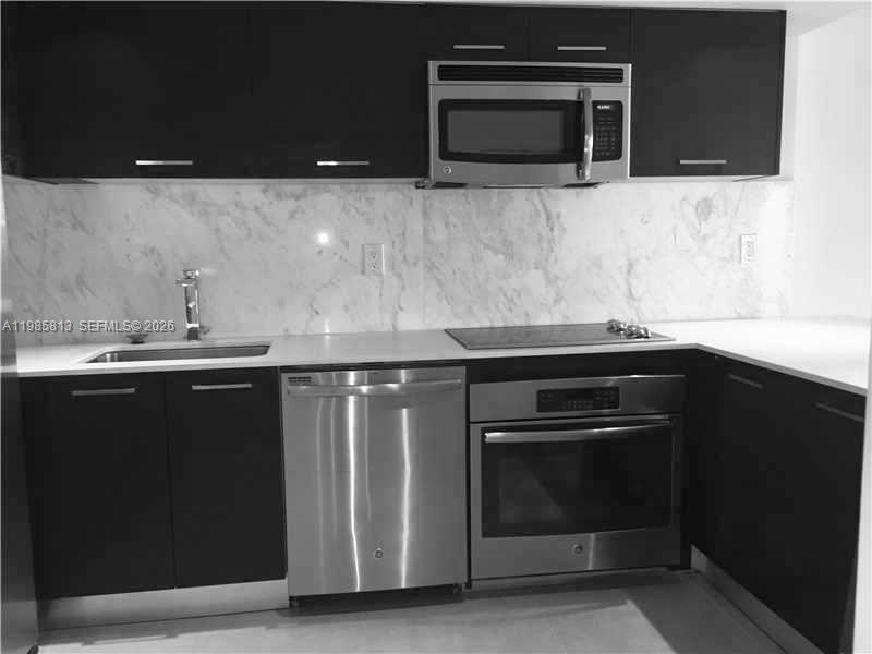 BRICKELL PLACE CONDO - Residential Lease