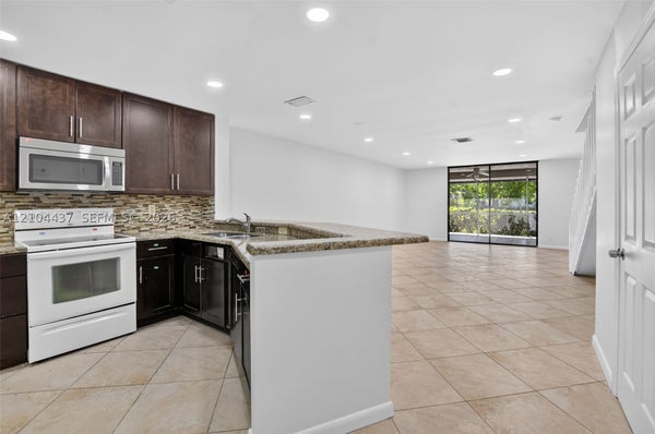7690 LAGO DEL MAR DR APT 407, BOCA RATON, FL 33433 - Image 540bc2c6e506dfd0aafd60021a75dff5/2450978249