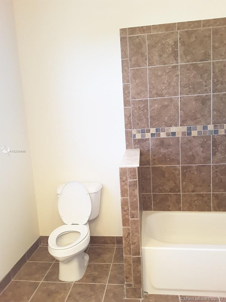 5150 Hillsboro 176-189 B - Residential Lease