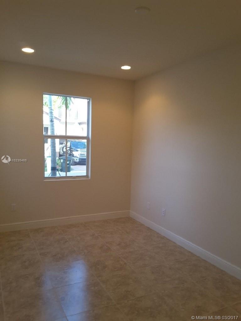 5150 Hillsboro 176-189 B - Residential Lease