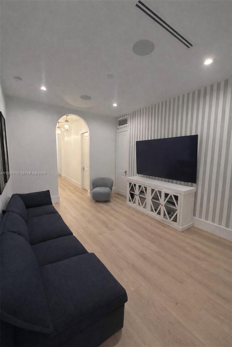 FARMERS ACRES - Residential