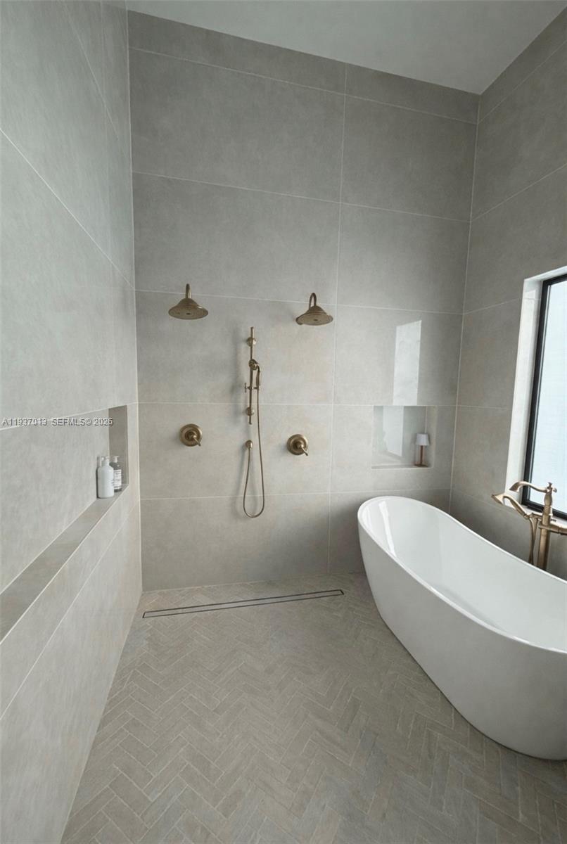 FARMERS ACRES - Residential