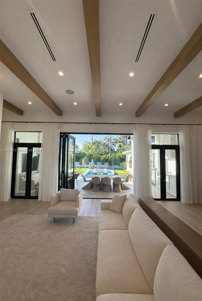 FARMERS ACRES - Residential