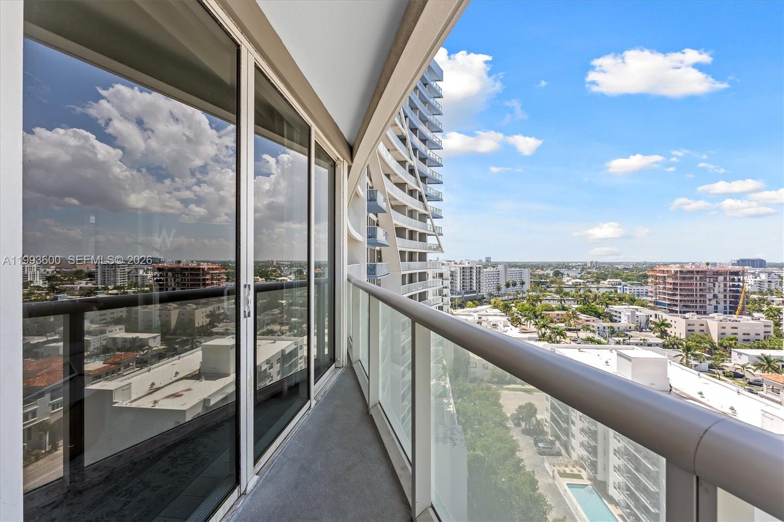FORT LAUDERDALE RESIDENCE - Residential
