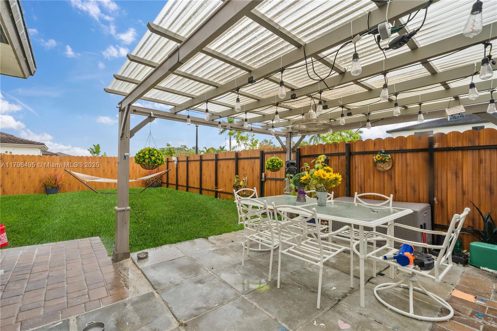 KENDALL ASSEMBLAGE - Residential