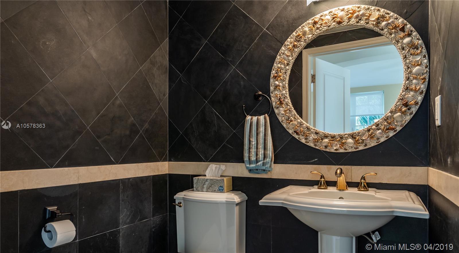 ARMITAGE PLACE NO 1A COND - Residential