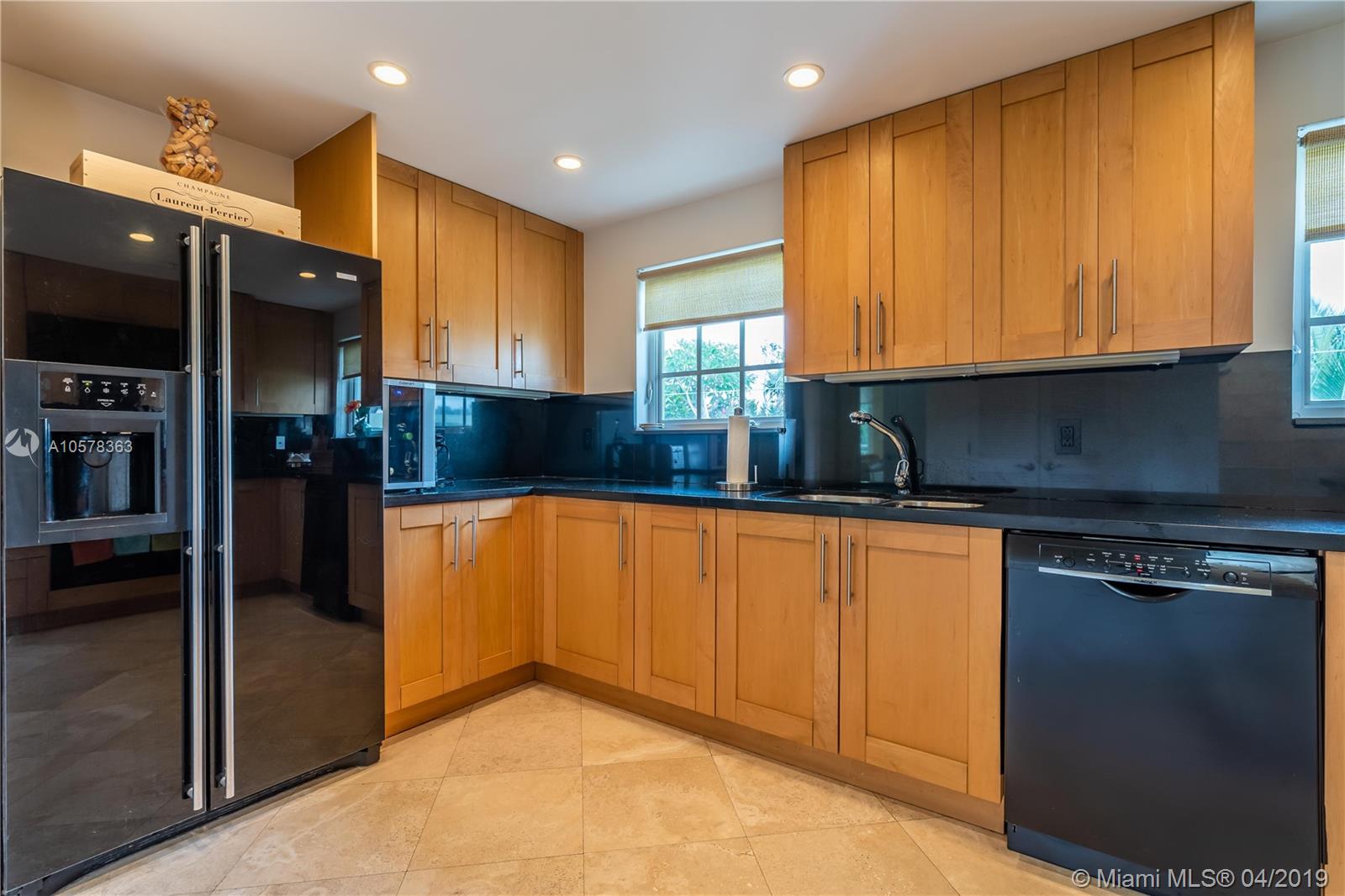 ARMITAGE PLACE NO 1A COND - Residential