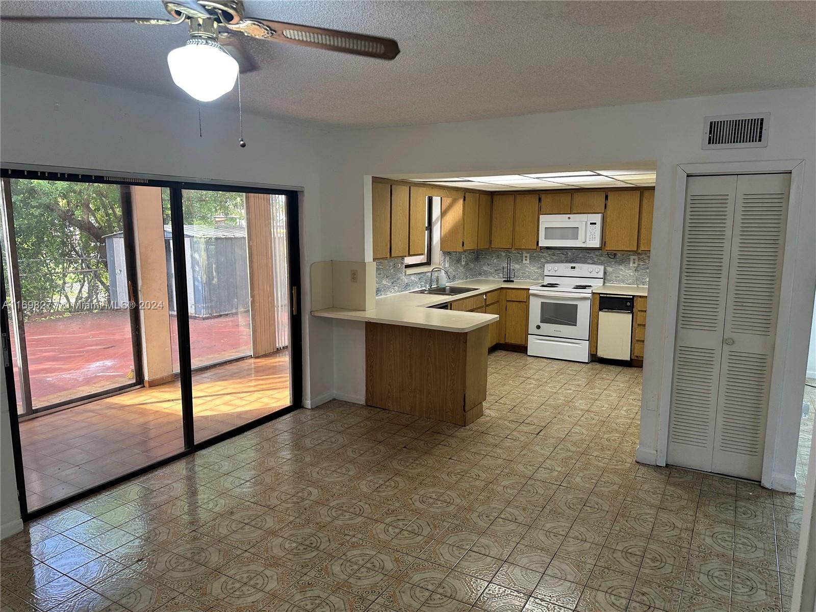 CLUB ESTATES CONDO NO IV - Residential
