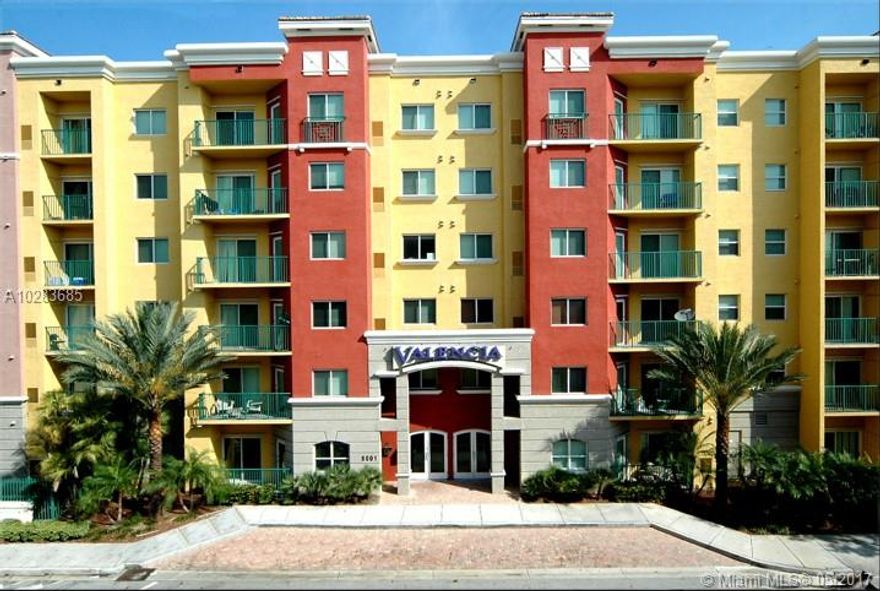 Spacious 2/1 furnished unit overlooking Sunset Place and the city. Unit has 2 assigned parking space. Bldg amenities include pool, wifi on lst floor in the internet caf&#xE9;, billiards, BBQ area, 24 hour security and only 1/2 mile from UM campus. Close to shopping and Metro rail station. Call L/A for additional information, no short term, one year lease only.