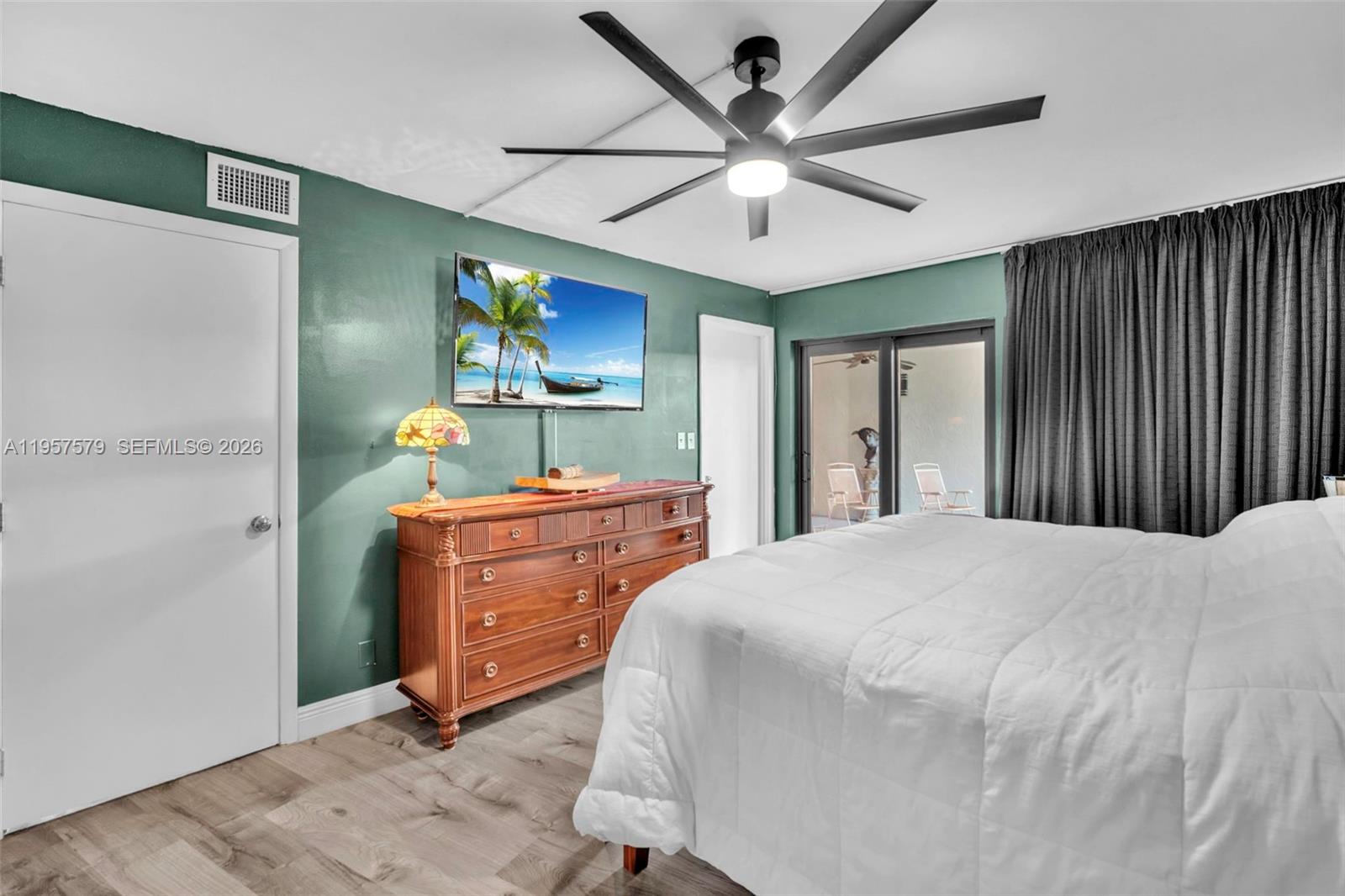 TRADEWINDS BY THE SEA CON - Residential