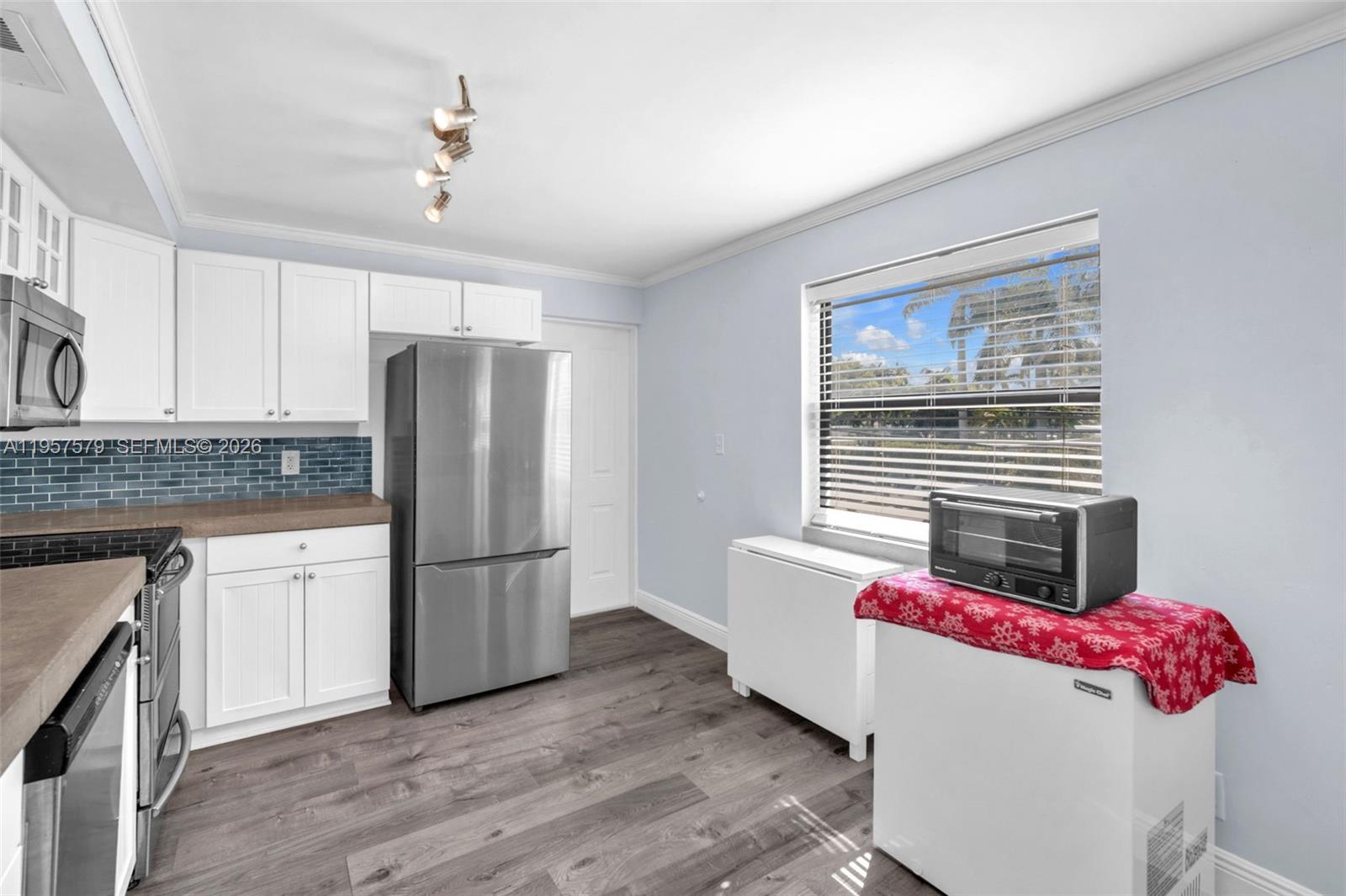 TRADEWINDS BY THE SEA CON - Residential