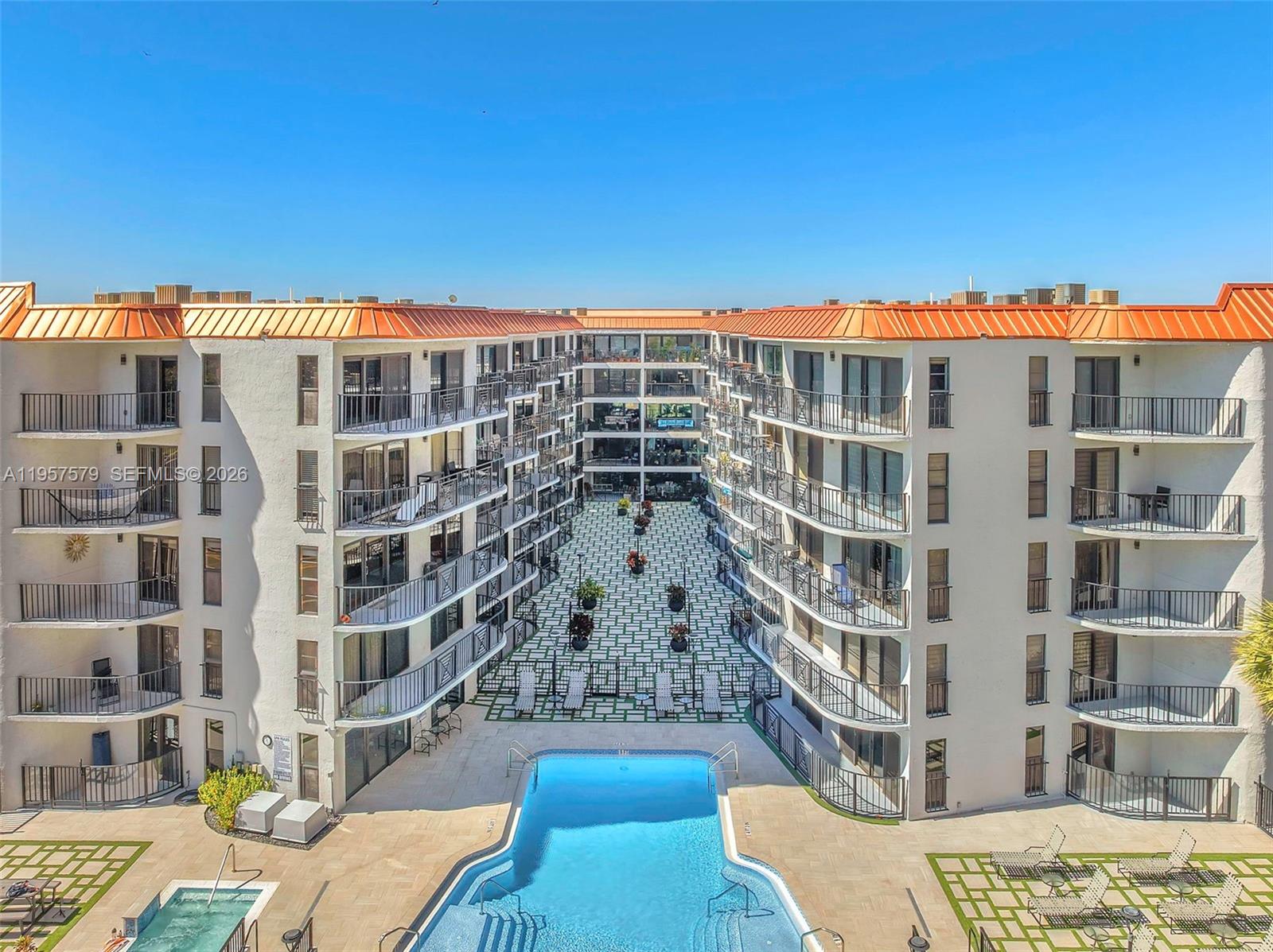 TRADEWINDS BY THE SEA CON - Residential