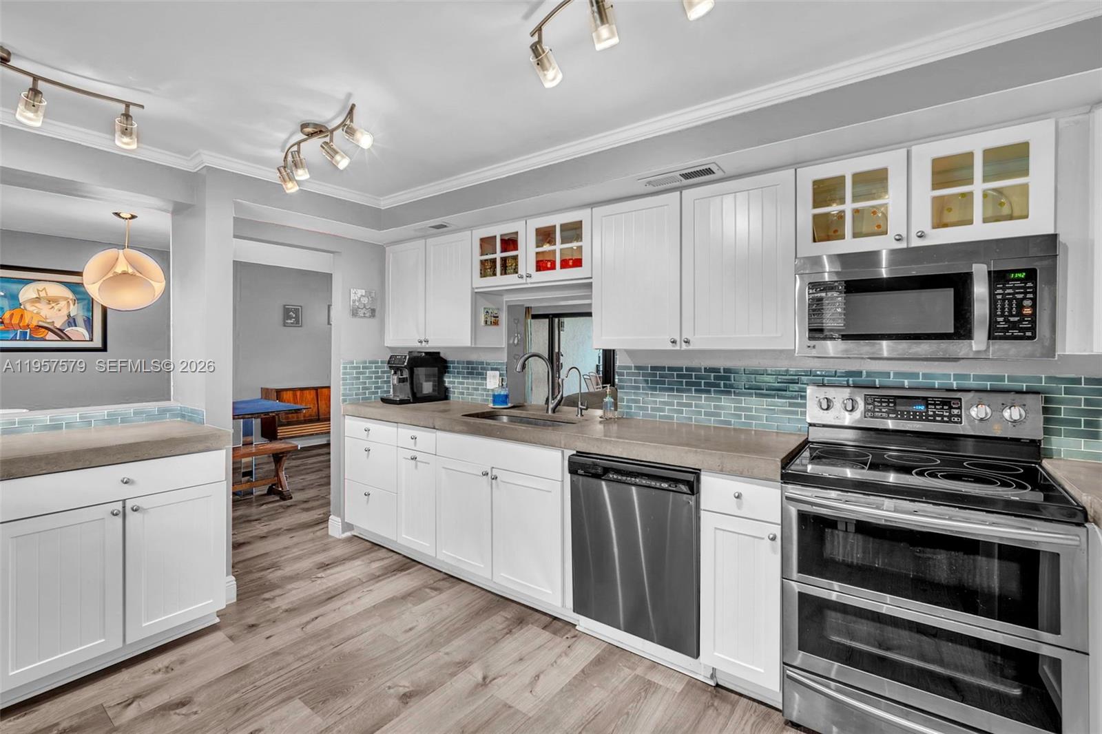 TRADEWINDS BY THE SEA CON - Residential