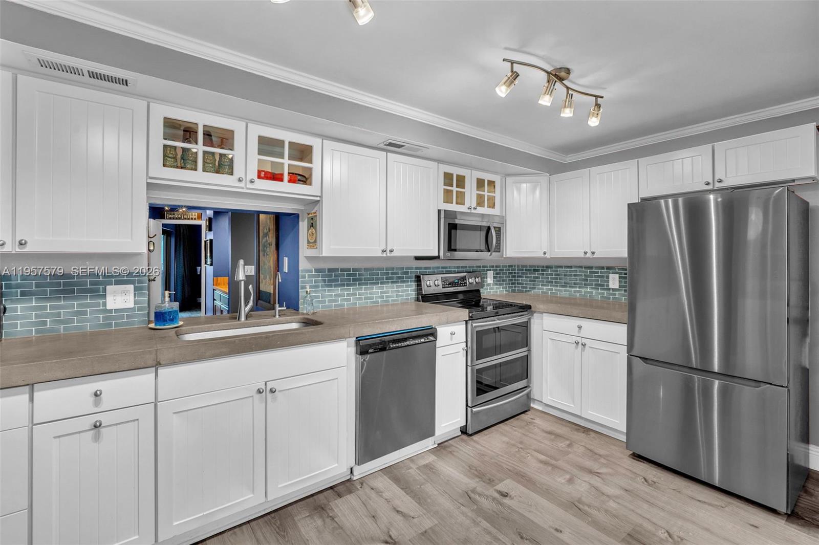 TRADEWINDS BY THE SEA CON - Residential