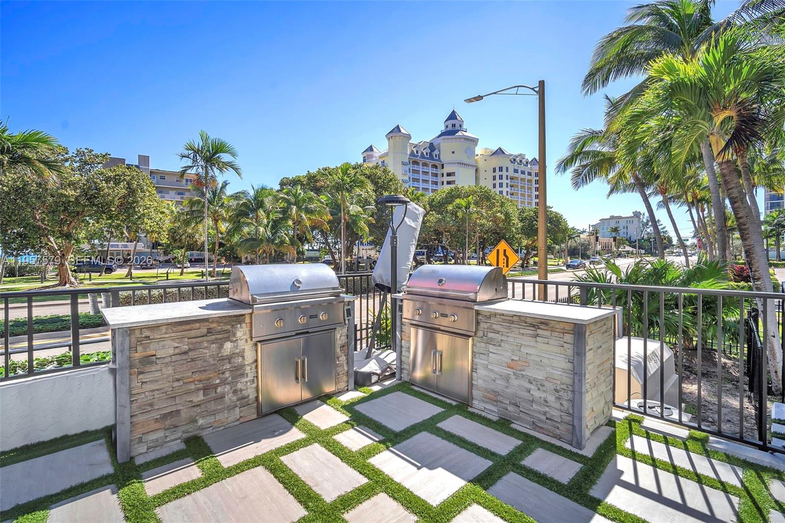 TRADEWINDS BY THE SEA CON - Residential