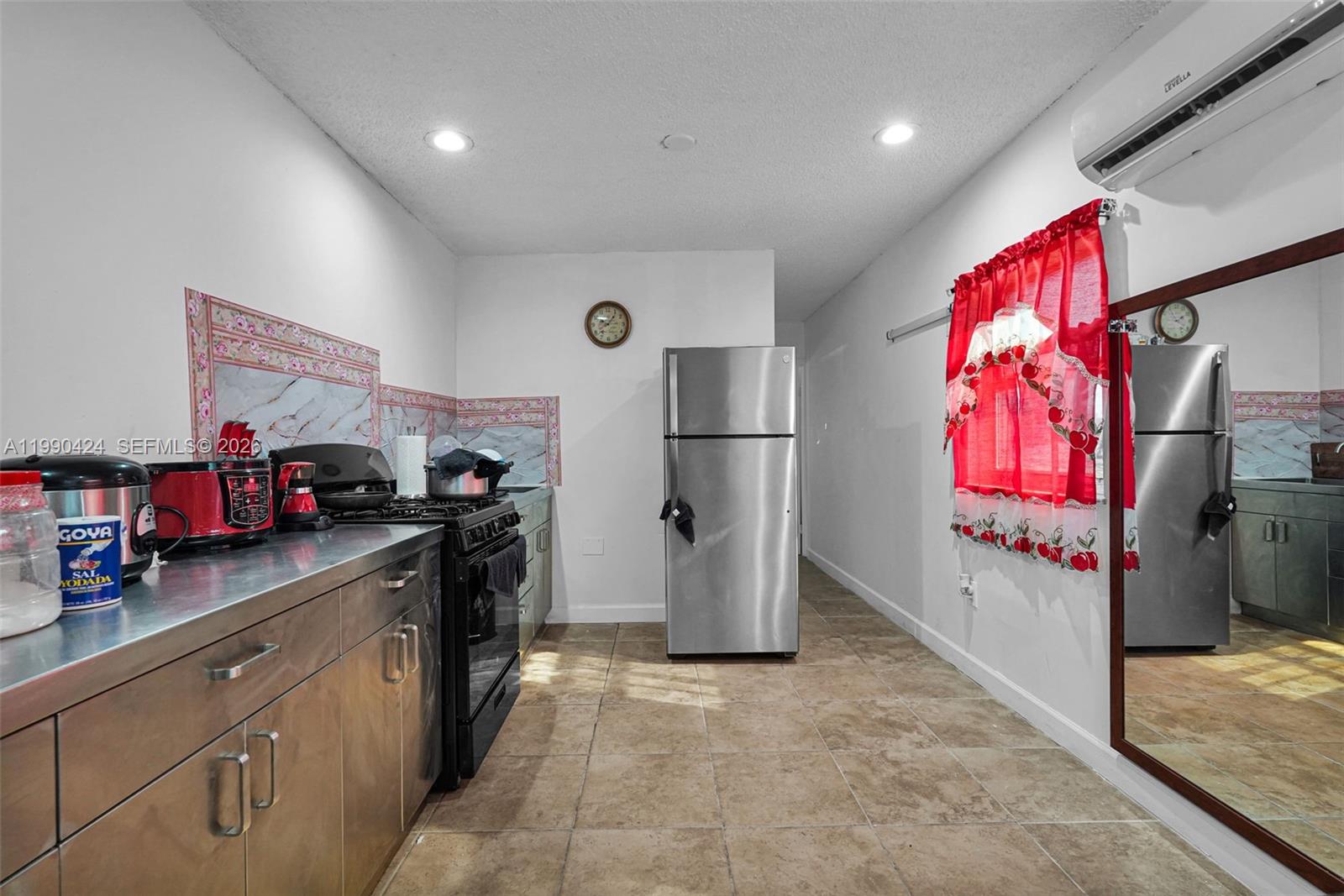 SARATOGA HEIGHTS RE-SUB - Residential