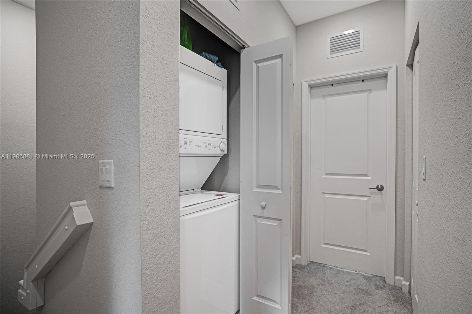 VIA VENTURA NEIGHBORHOOD - Residential Lease