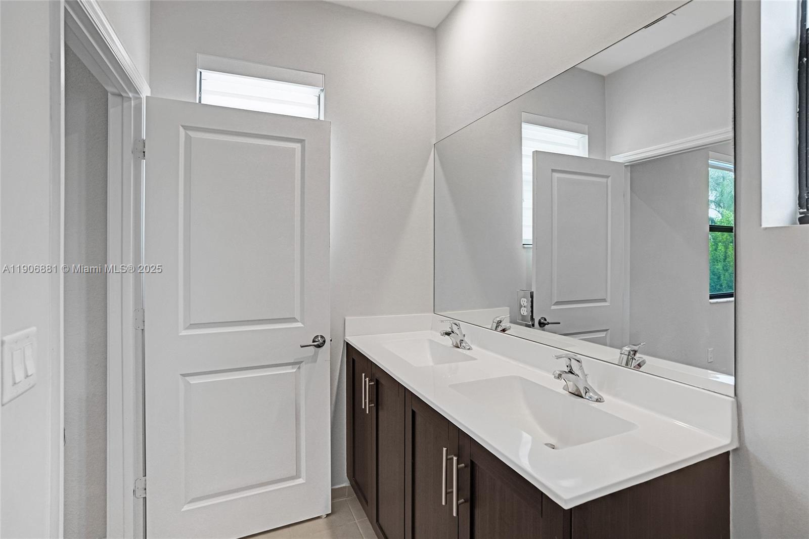 VIA VENTURA NEIGHBORHOOD - Residential Lease