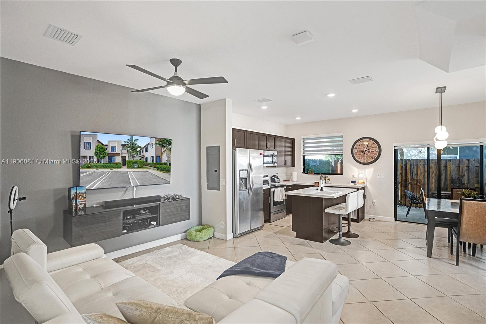 VIA VENTURA NEIGHBORHOOD - Residential Lease