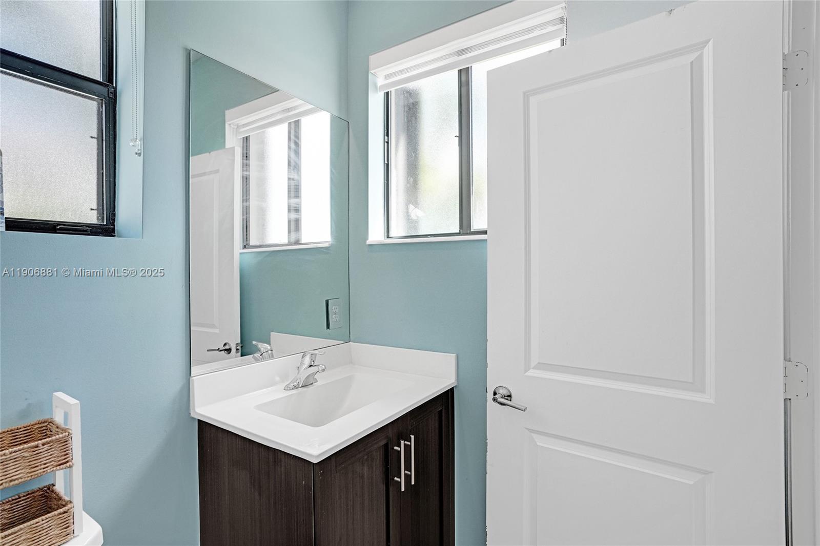 VIA VENTURA NEIGHBORHOOD - Residential Lease