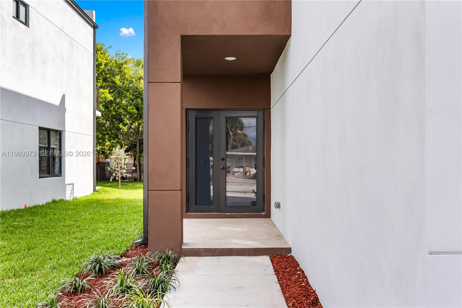 TOWN OF HALLANDALE B-13 - Residential Lease