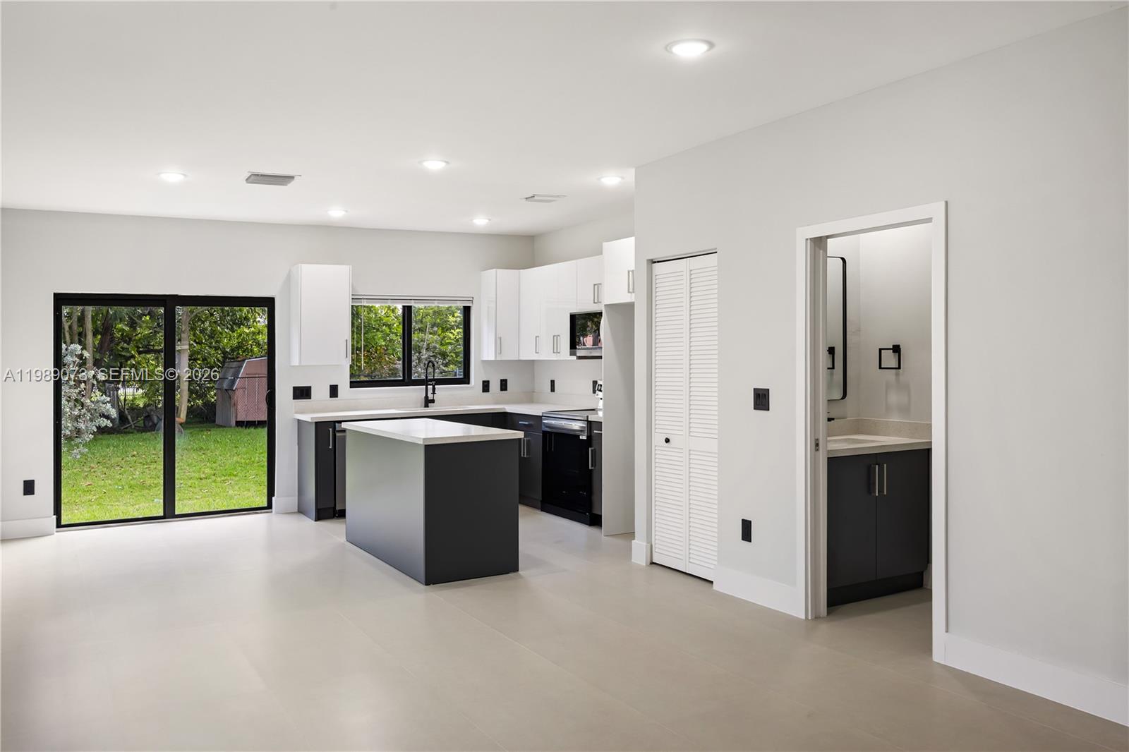 TOWN OF HALLANDALE B-13 - Residential Lease