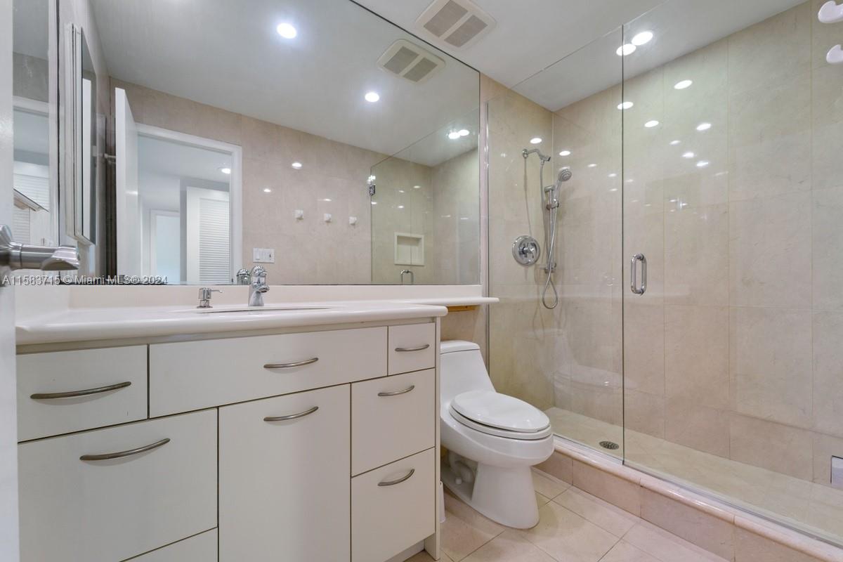 WATERS EDGE OF CORAL GABL - Residential Lease