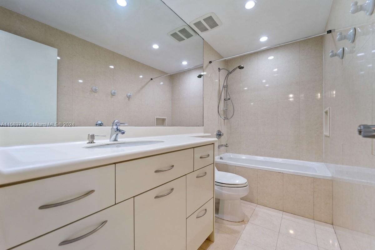 WATERS EDGE OF CORAL GABL - Residential Lease