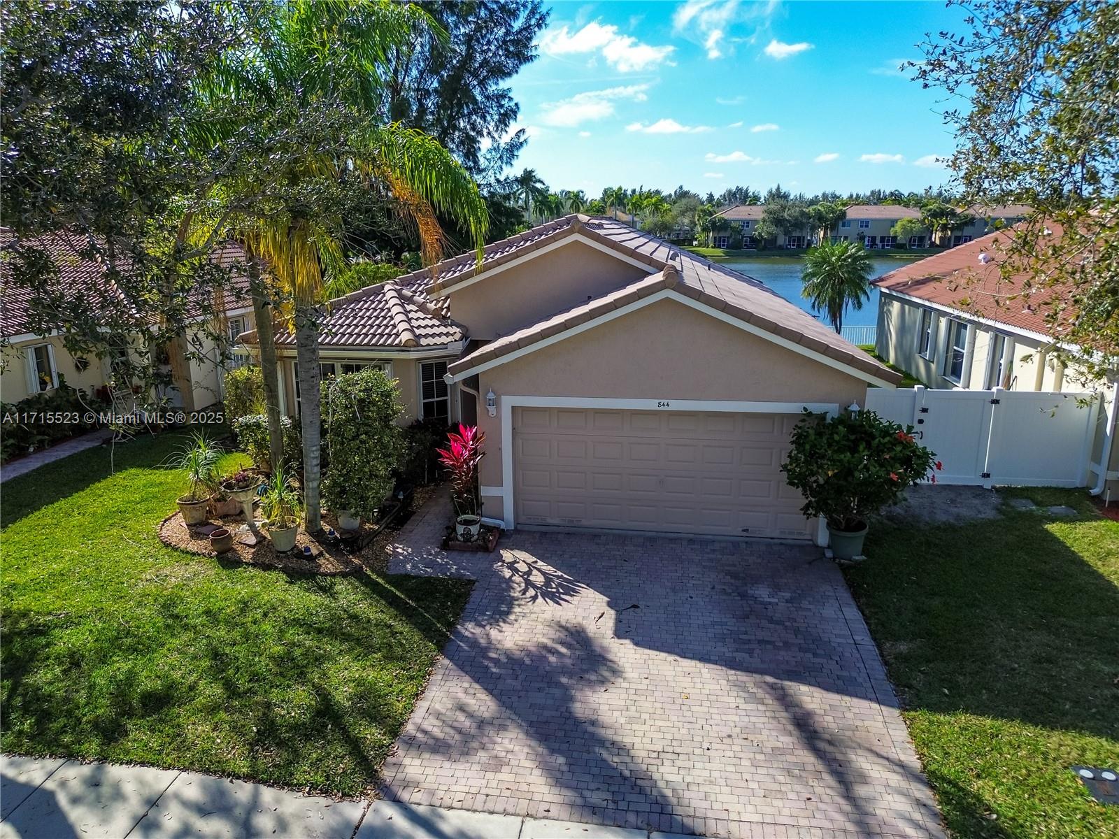 Property for Sale at 844 Sw 121st Ave, Pembroke Pines, Miami-Dade County, Florida - Bedrooms: 3 
Bathrooms: 2  - $593,000