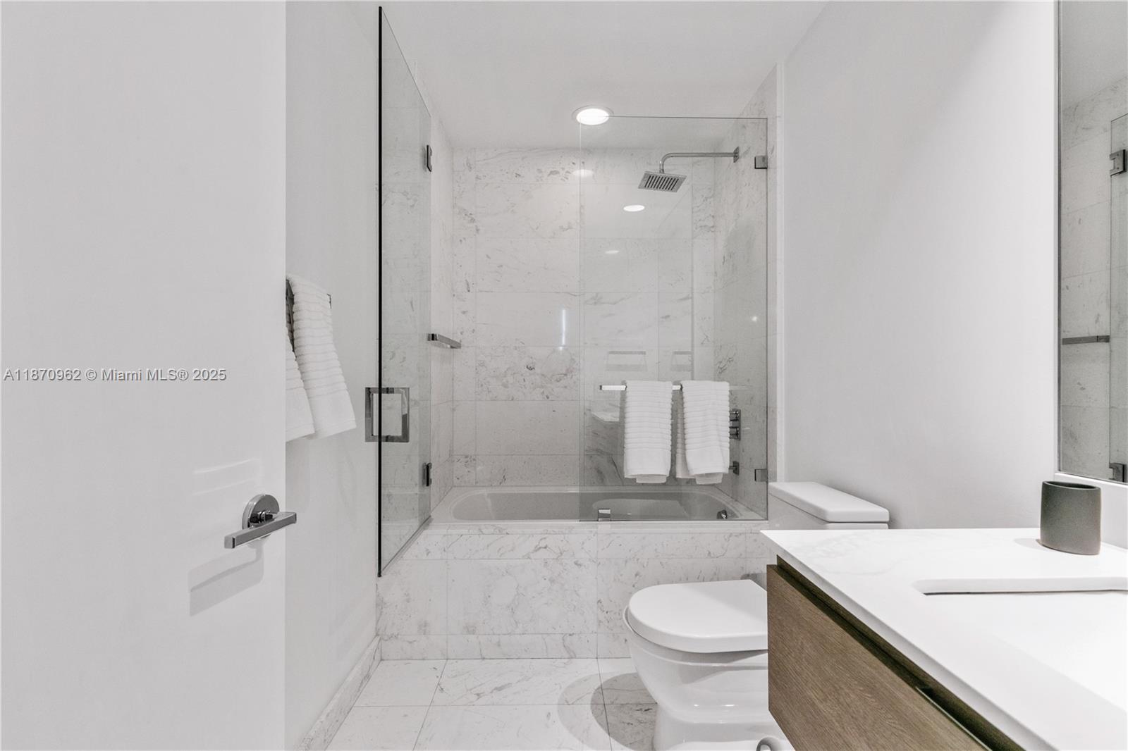 OCEANA KEY BISCAYNE CONDO - Residential Lease