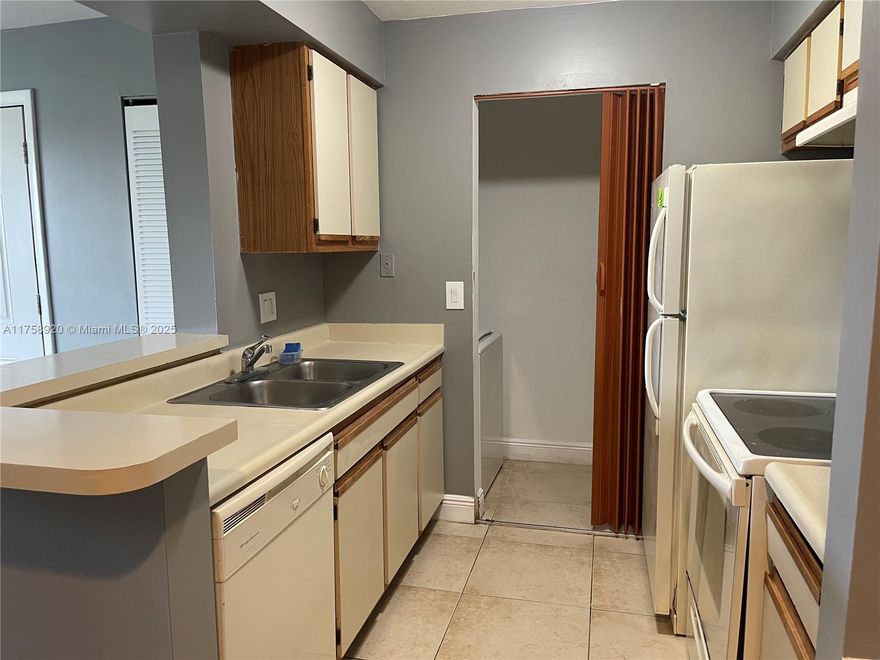 Spacious 2 bedrooms 1 bath at Royal Poinciana Condo, a gated community. Unit is carpeted throughout, has washer and dryer and a nice view of the lake. Amenities: pool, gym, tennis courts, picnic area. Club house, guest parking and car wash. Great location, close to turnpike and mayor highways. Unit is located in second floor. No elevators. Great investment, can be rented right away. Unit for rent