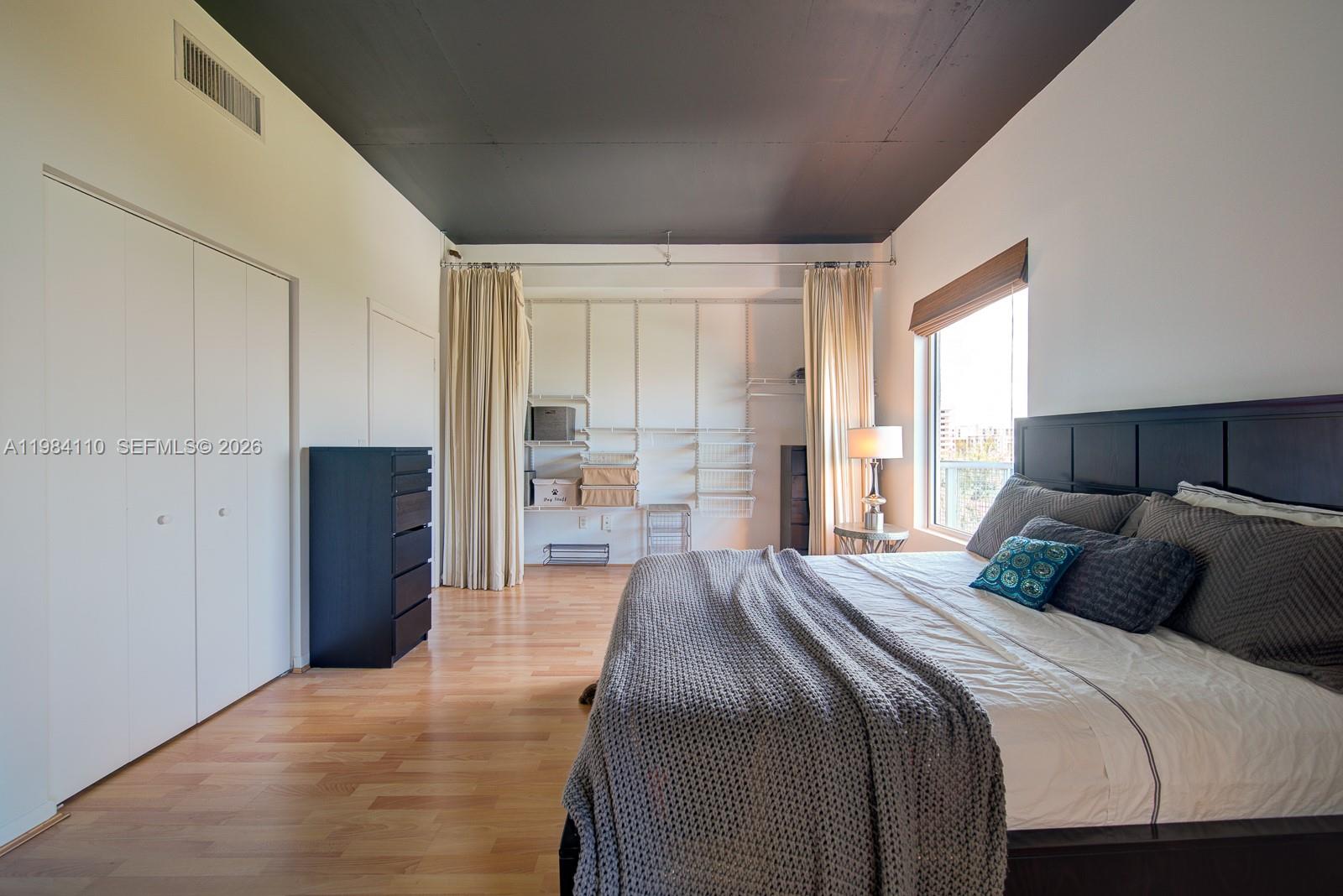 NEO CONDO - Residential Lease