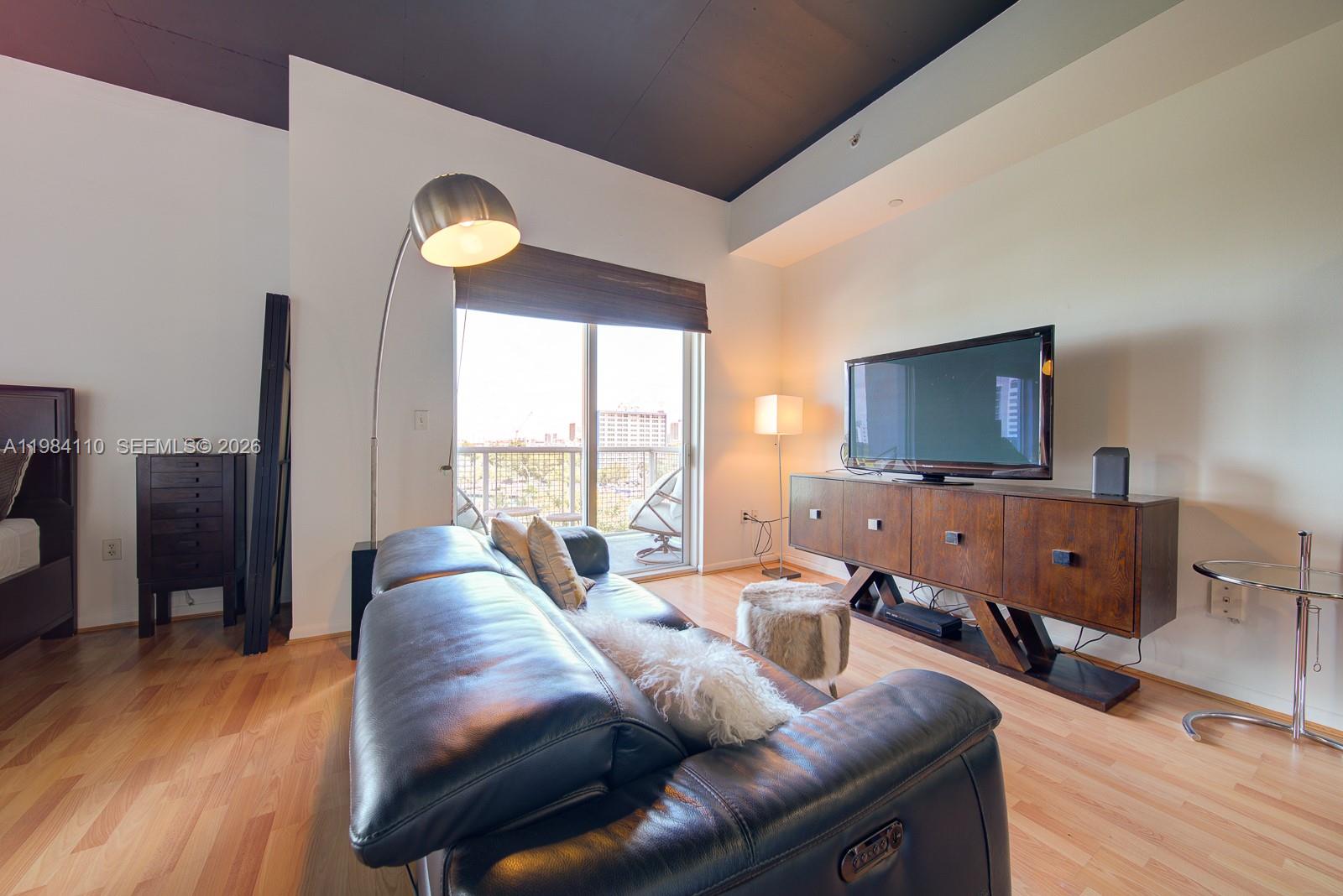 NEO CONDO - Residential Lease