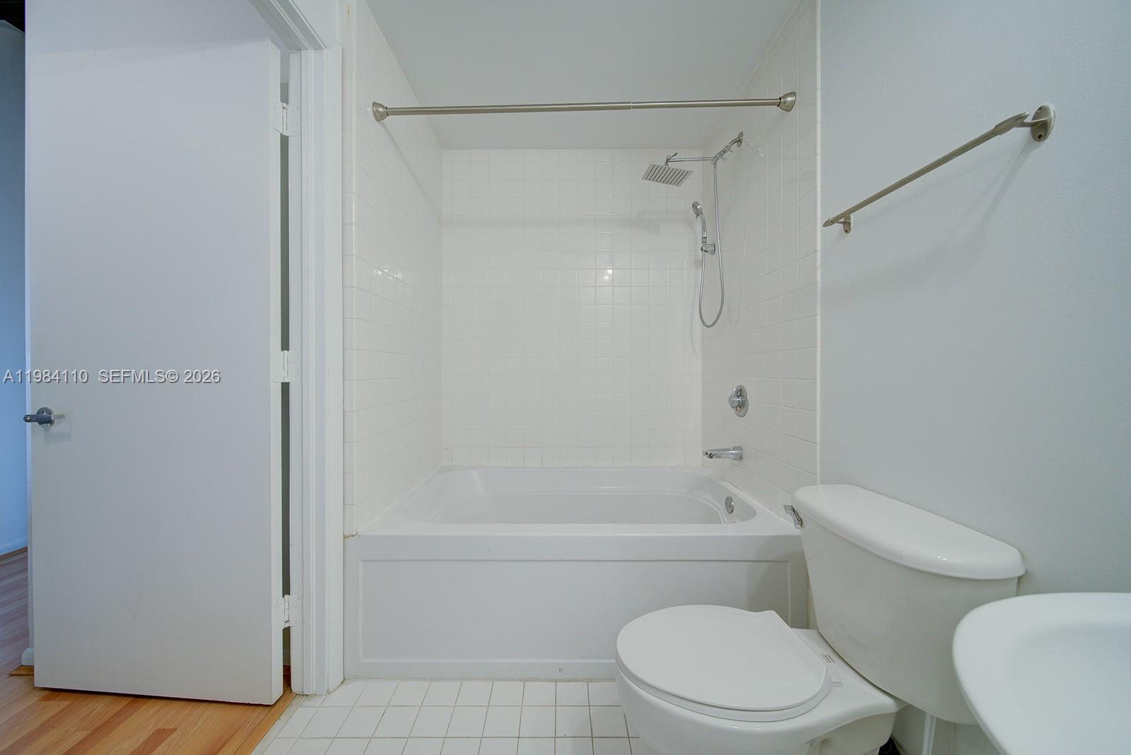 NEO CONDO - Residential Lease