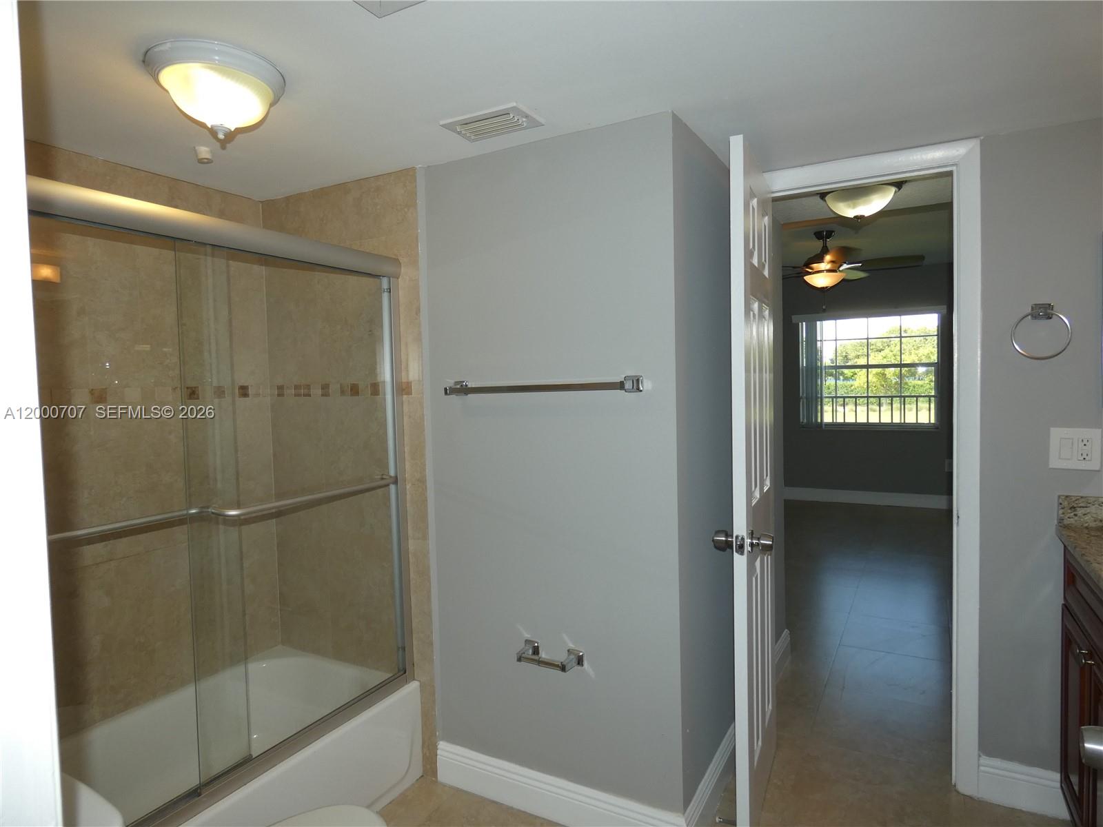 LAKEVIEW CLUB CONDO - Residential Lease