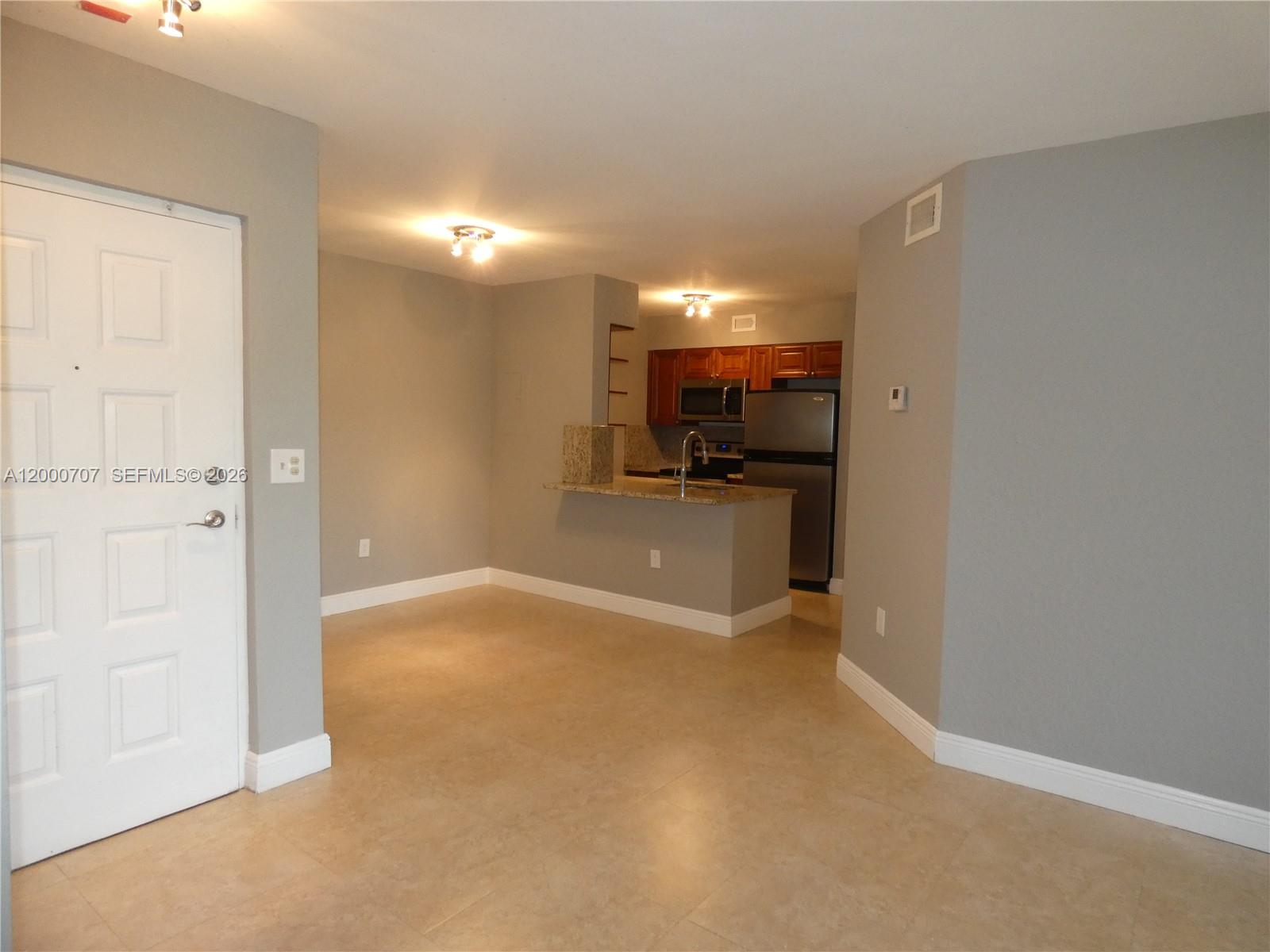 LAKEVIEW CLUB CONDO - Residential Lease