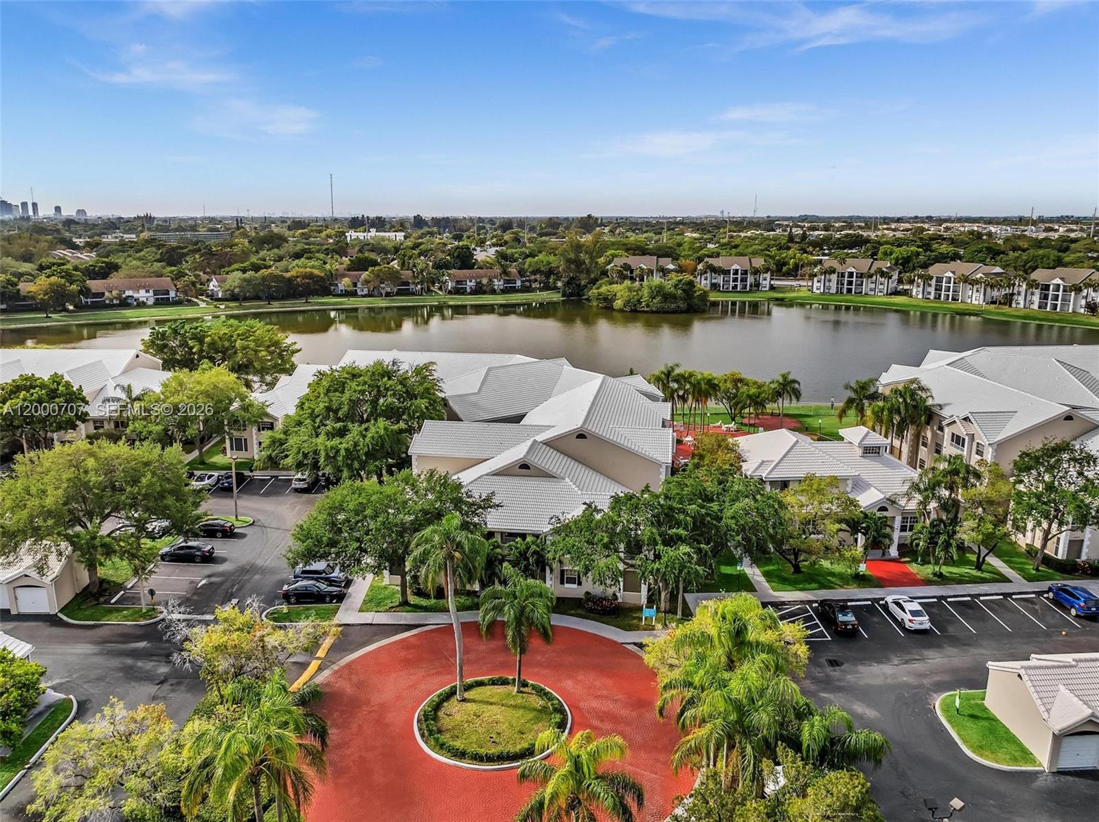 LAKEVIEW CLUB CONDO - Residential Lease