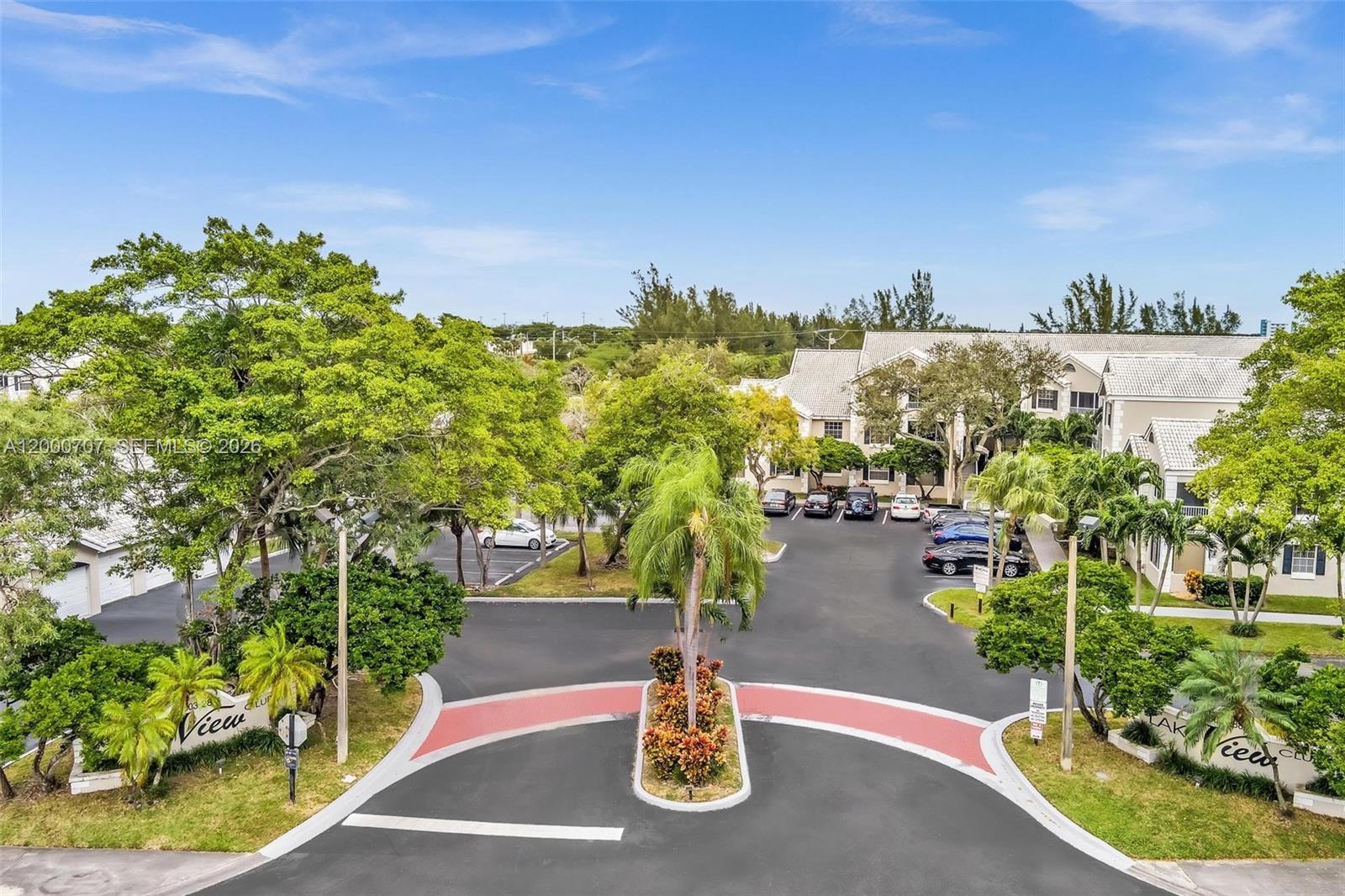 LAKEVIEW CLUB CONDO - Residential Lease