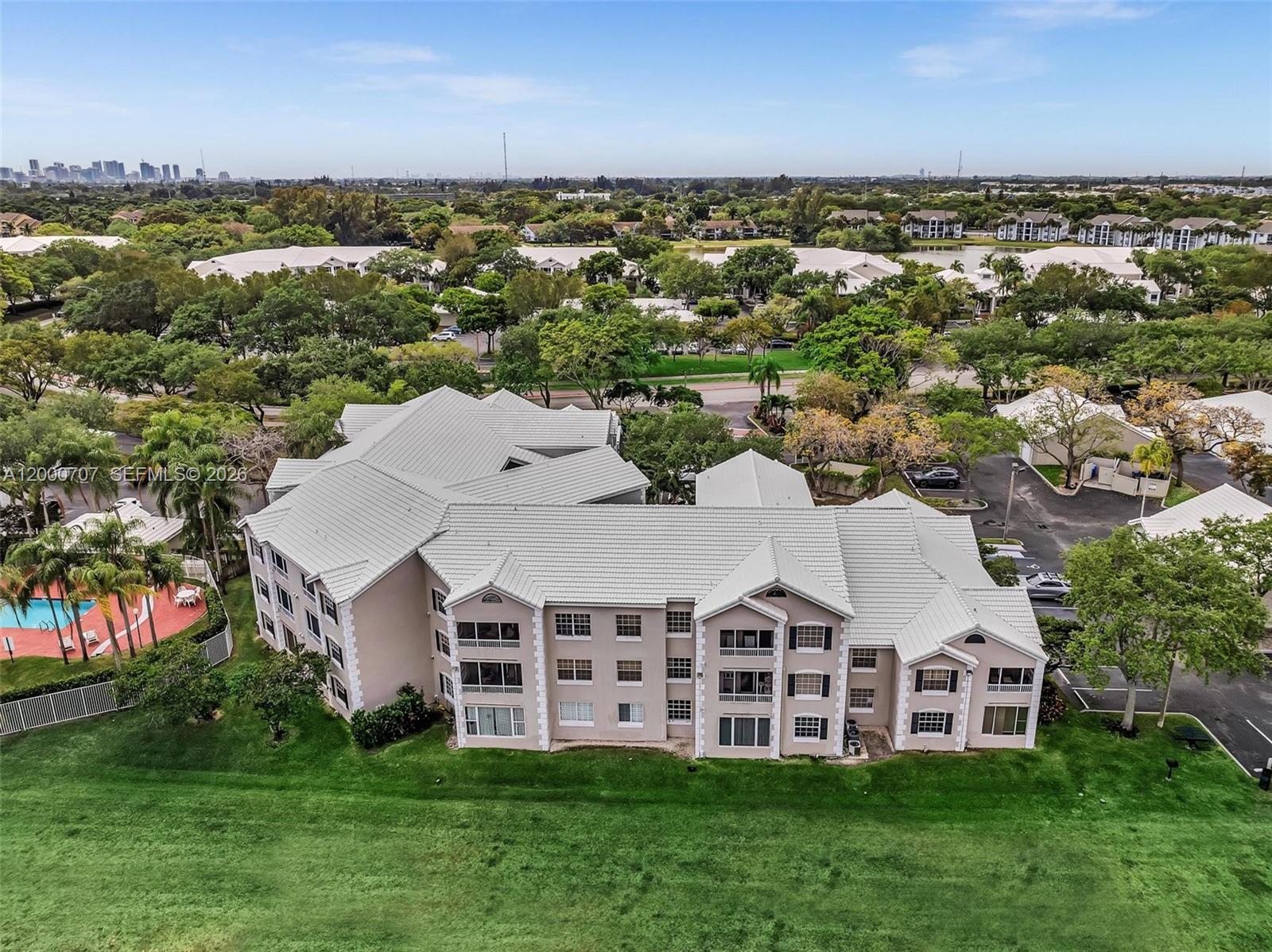 LAKEVIEW CLUB CONDO - Residential Lease